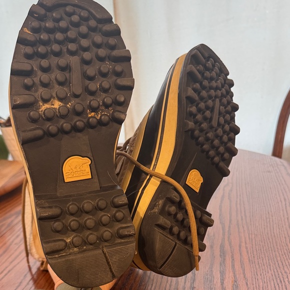 Sorel Tan and Black Insulated Boots
